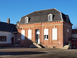 The town hall in Campneuseville