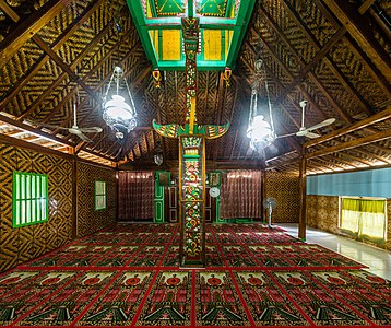 Saka Tunggal Mosque (interior)