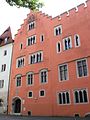 Verwaltungsgebäude (Stadtarchiv), ehemalige Patrizierburg Runtinger-Haus und Gasthaus Zur goldenen Krone