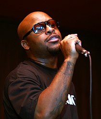 Royce da 5′9″ bei einem Auftritt in 2008