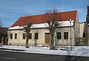 Gasthaus „Zu den Linden“ mit Saalbau, Wirtschaftsgebäude und Einfriedung