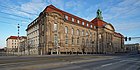 Ehemalige Militärärztliche Akademie Berlin, Blick von Alexanderufer, von der Sandkrugbrücke aus; seit dem Ende des 20. Jhd. Teil des Bundeswirtschaftsministeriums