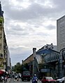 Hochbahnhof Bir-Hakeim über dem Mittelstreifen des Boulevard de Grenelle