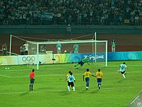 76. Minute des Halbfinals 2008 gegen Argentinien: Riquelme verwandelt einen Strafstoß zum 3:0-Endstand