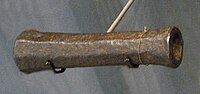 Bâton à feu, or hand bombard (1380). Musée de l'Armée.