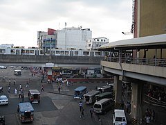 Jambatan yang menghubungkan stesen Persiaran Taft dari EDSA dan MRT-3 LRT-1.