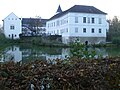 Wasserschloss Parz – Nordseite mit Schloss Parz im Hintergrund