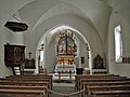 Inneres der Pfarrkirche mit spätgotischem Flügelaltar