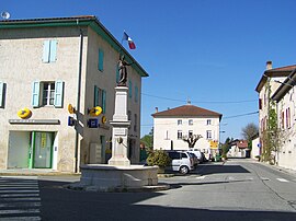 The village centre of Chatte