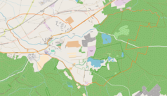 Mapa konturowa Sianowa, po lewej znajduje się punkt z opisem „Ratusz w Sianowie”