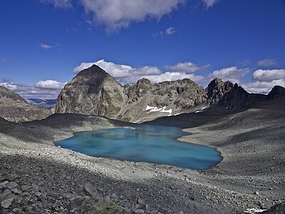 Lej Lagrev in der Gianda Lagrev, im Hintergrund der Piz Polaschin