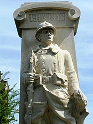 The war memorial in Le Quesnel