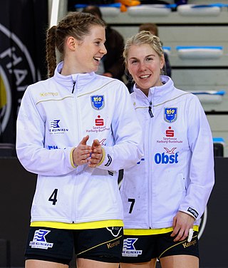 Laura Schultze (links) und Lone Fischer (rechts)