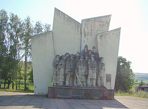 Monumentul 1848, realizat de sculptorii Hunyadi László si Kiss Levente, după proiectul lui Kulcsár Béla, dezvelit la mijlocul lunii octombrie 1990.