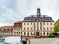 Ehemaliges Manufakturgebäude (Wagnersche Fabrik) und späteres Rathaus mit zwei Seitenflügeln zum Hof und rückwärtiger Toranlage