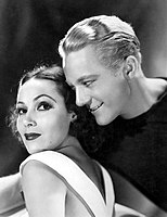 Dolores del Río i Gene Raymond w scenie filmu