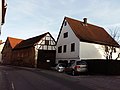 Bauernhaus mit Nebengebäuden