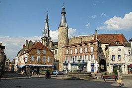 Centrum met het belfort en de toren van de kerk Sainte-Croix