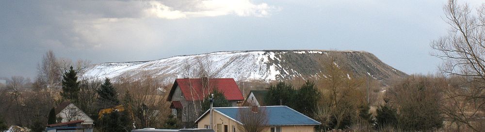 Widok na hałdę fosforowo-gipsową w marcu 2010 r.