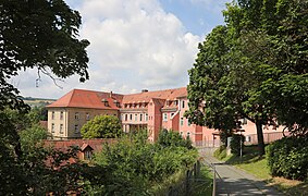 Südseite, links der in der Markgrafenzeit entstandene Schlosstrakt „Prinzenbau“