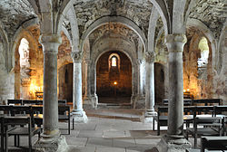 56. Platz: Hoger mit Krypta der Klosterkirche Memleben, Blick durchs Mittelschiff nach Osten