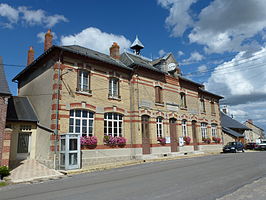 Gemeentehuis met school