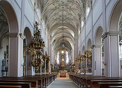 Innenraum, Blick vom Eingang zum Altar