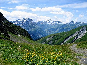 Blick vom Pass zum Kanton Glarus (nach Westen)