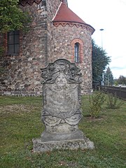 Historischer Grabstein auf dem Friedhof