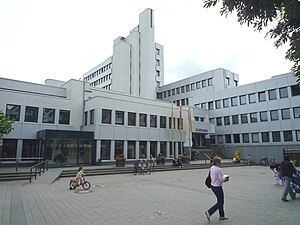 Gemeentehuis en bibliotheek, Rheda