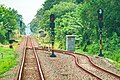 Ujung jalur 1 Stasiun Walantaka yang sedikit melengkung karena terdapat sinyal keluar.