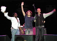 L – R: Steve Jordan, John Mayer, Pino Palladino