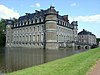 Kasteel van Belœil met bijgebouwen, brug, obelisk, paviljoenen en tempels