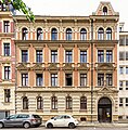 Mietshaus in geschlossener Bebauung und Hinterhaus