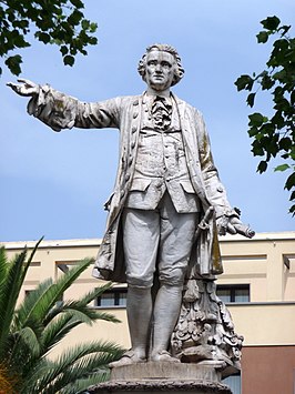 Monument voor Luigi Vanvitelli, piazza Vanvitelli in Caserta