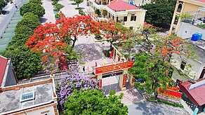 Gate of the Giao Thủy B High School.