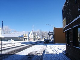 SR 36 als hoofdstraat van het dorpje Chester