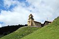 Die reformierte Kirche an exponierter Lage am Schamserberg