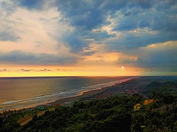 Pantai Parangtritis dilihat dari Bukit Paralayang