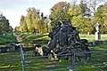 Brunnen mit Grotte und Skulpturen (Venus mit Schwänen oder Leda mit dem Schwan), Beginn der geplanten Wasserachse bis zum Schloss, zwei Brunnenbecken von sechs Vasen umgeben, zwei Kanalabschnitte, Sichtachse bis zum Schloss Moritzburg (Einzeldenkmal der Sachgesamtheit 09301072)