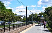 Widok od Ronda Kocmyrzowskiego. Przystanek tramwajowy.