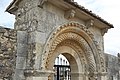 Portal der Kirche San Tirso im Weiler Vega de Bur in der Comarca La Ojeda