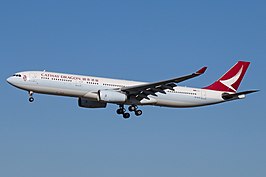 Een Airbus A330-300 van Cathay Dragon