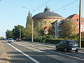 Sachgesamtheit Städtisches Gaswerk II, mit folgenden Einzeldenkmalen: Gaswerk (Richard-Lehmann-Straße 114) mit zwei Gasbehältern (Gasometer 1 - Gebäude Nr. 123 und Gasometer 2 - Gebäude Nr. 125, zusätzliche Anschrift Arno-Nitzsche-Straße 35), Regulierungshaus mit Anbauten für Gasbehälter 1 (Gebäude Nr. 116 mit 114 und 115), Regulierungshaus für Gasbehälter 2 (Gebäude Nr. 124), Verwaltungsgebäude (Gebäude Nr. 202), alte Gasreinigung (Gebäude Nr. 218 und 220), neue Gasreinigung (Gebäude Nr. 230), neue Benzolanlage (Gebäude Nr. 229), Transformatorenstation (Gebäude Nr. 227), Werkstatt (Gebäude Nr. 222), Sozialgebäude (Gebäude Nr. 207), Ammoniaksalzfabrik (Gebäude Nr. 224), Wasserturm (Gebäude Nr. 105), Waschhaus (Gebäude Nr. 213), Wagenhalle (Gebäude Nr. 214), Feuerwache (Gebäude Nr. 217) und Einfriedungsmauer zur Richard-Lehmann-Straße (siehe auch Einzeldenkmalliste – Obj. 09296307)