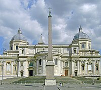 Ansicht der Rückseite von Santa Maria Maggiore mit dem Obelisken