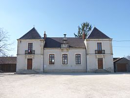 Gemeentehuis en school