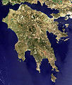 Mora (Peleponez) yarımadasının uzaydan görünüşü, yukarı da sağda Korint Kıstağı görülüyor.