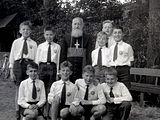 Jubileum Mgr. Verfaillie (Tervuren 1962) met Rik Van Eynde, Karel Van Rompaey, Jean-Paul Detienne, Jan Brijs, Julien Maes, Kamiel De Smedt, Johan Goethals, Jan Bollaerts, Alfred Albrecht