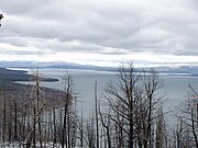 Fırtınalı bir günde Yellowstone Gölü