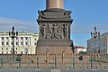 Mit Reliefs geschmücktes Bronze-Postament der Alexandersäule in St. Petersburg, 1834